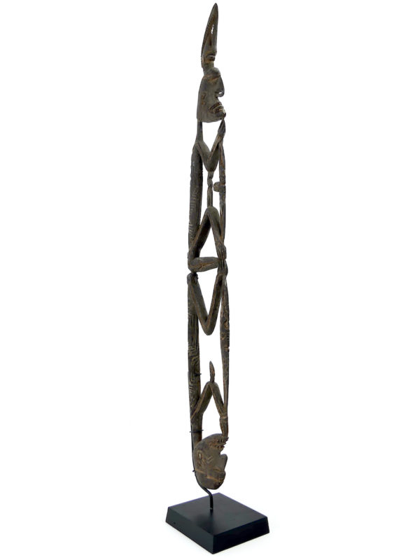 Fine sculpture Asmat Irian Jaya ancienne en bois léger sur socle (3/4)