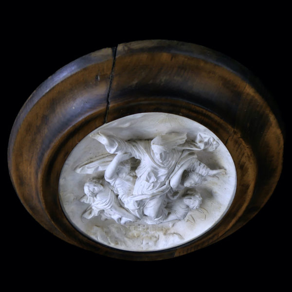 Bas-relief religieux assomption à encadrement ovale en bois fin XIXe (dessus)