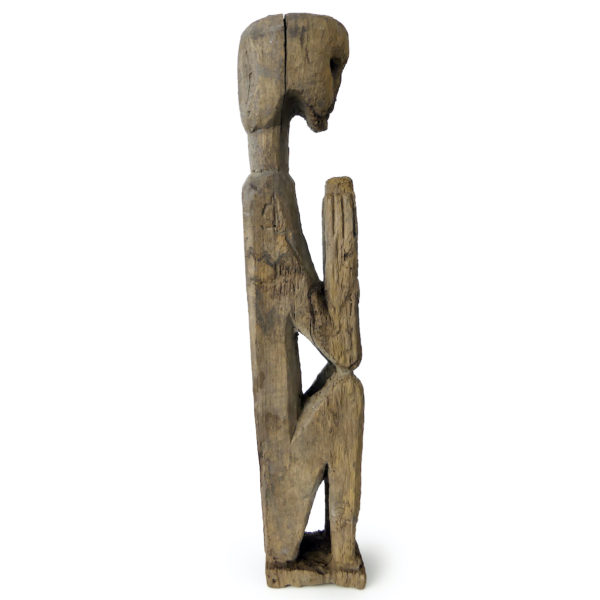 Statue de salutation Namaskara Mudra Putali népalais ancien en bois érodé – Image 5