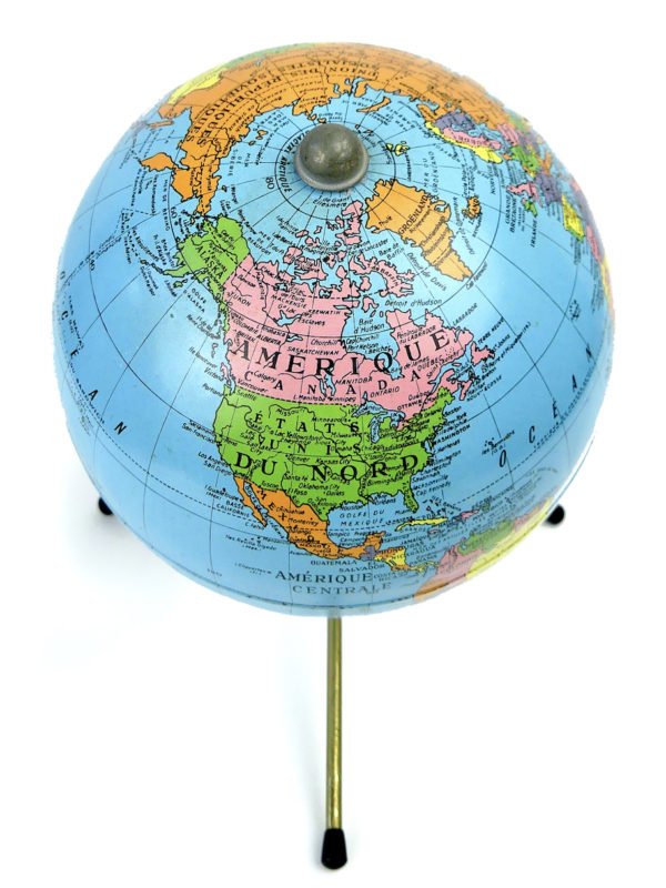 Petit globe Taride trépied de bureau des années 60 Paris (dessus)