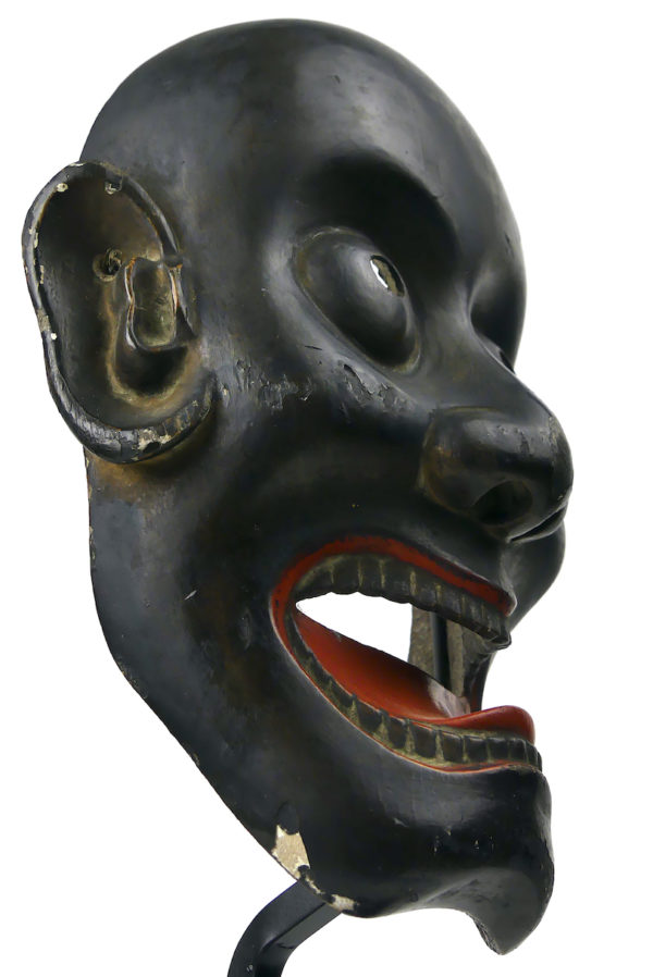 Masque Ôtobide rare XIXe en bois patiné sur socle Théâtre Kyōgen (3/4)