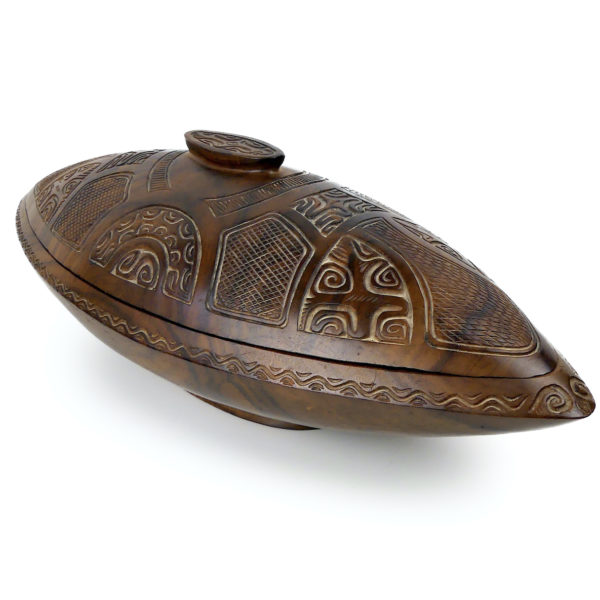 Grand Umete marquisien plat et couvercle sculpté en bois de rose (3/4)