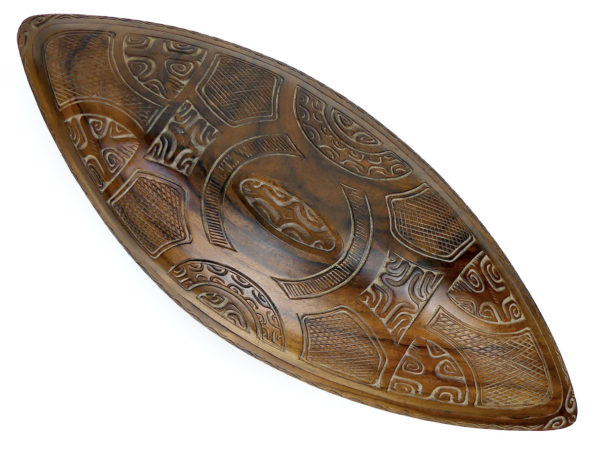 Grand Umete marquisien plat et couvercle sculpté en bois de rose (dessus)