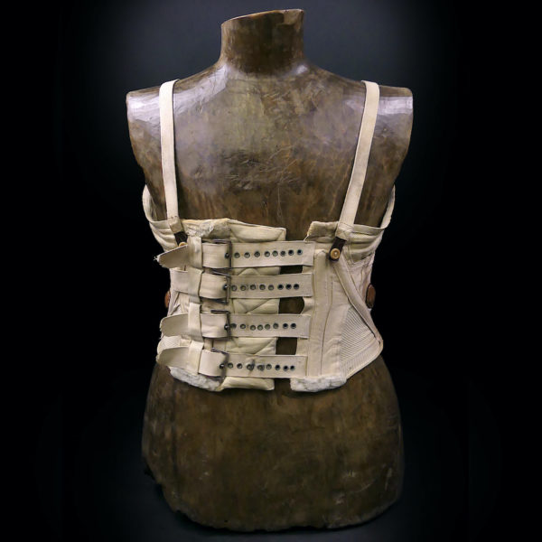 Corset à bretelles ancien Lingerie de collection France