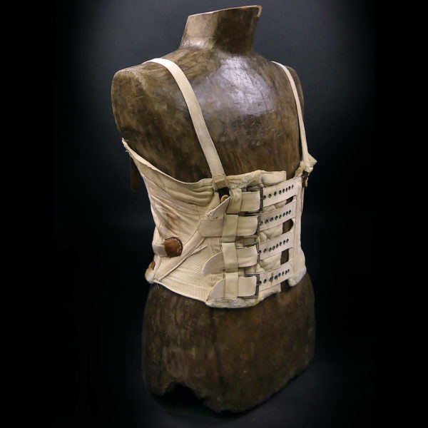 Corset à bretelles ancien Lingerie de collection France