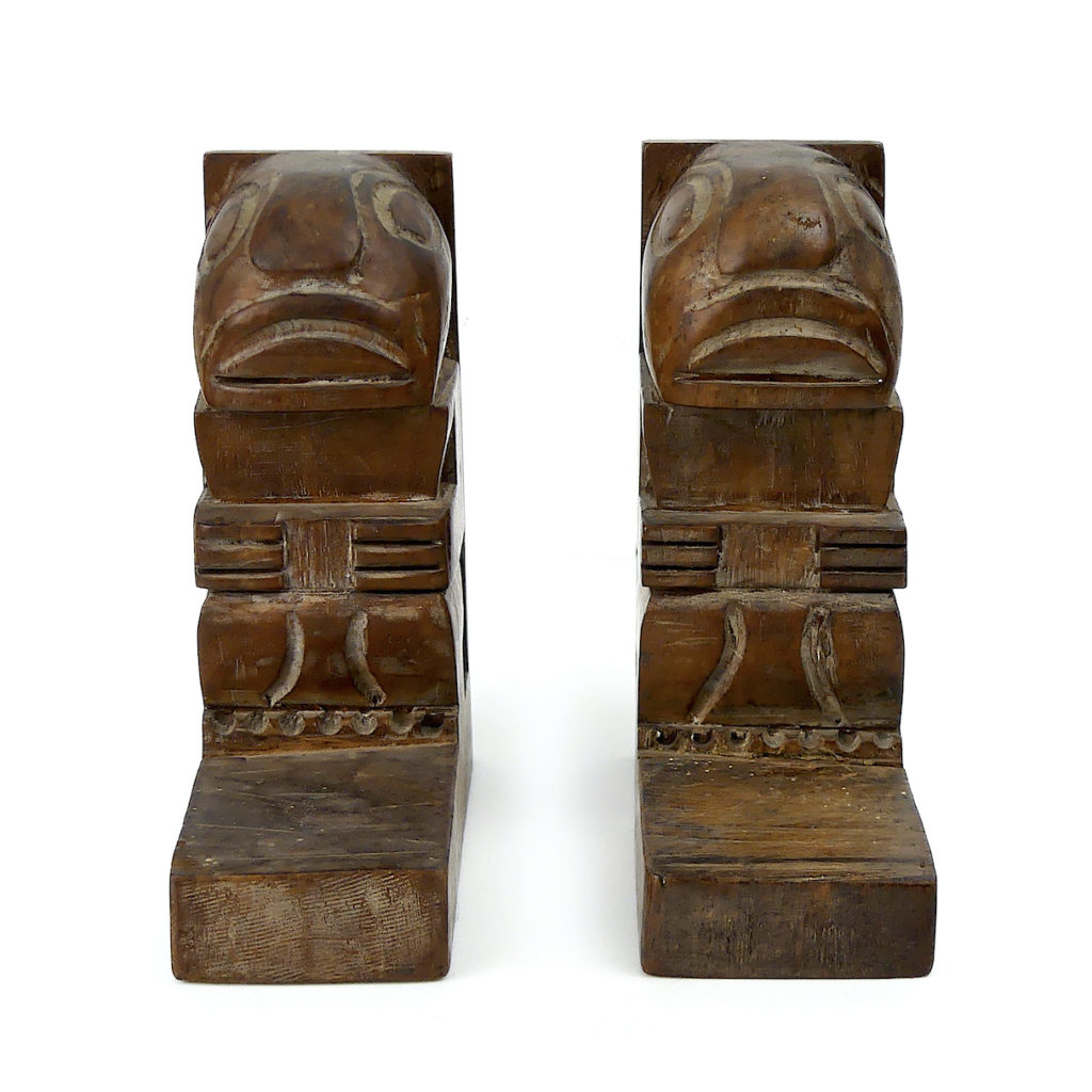 Serre livres en bois sculpté Bretagne - France
