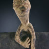 Grand bouclier Asmat sculpté en bois léger peint sur socle Irian Jaya (détail)