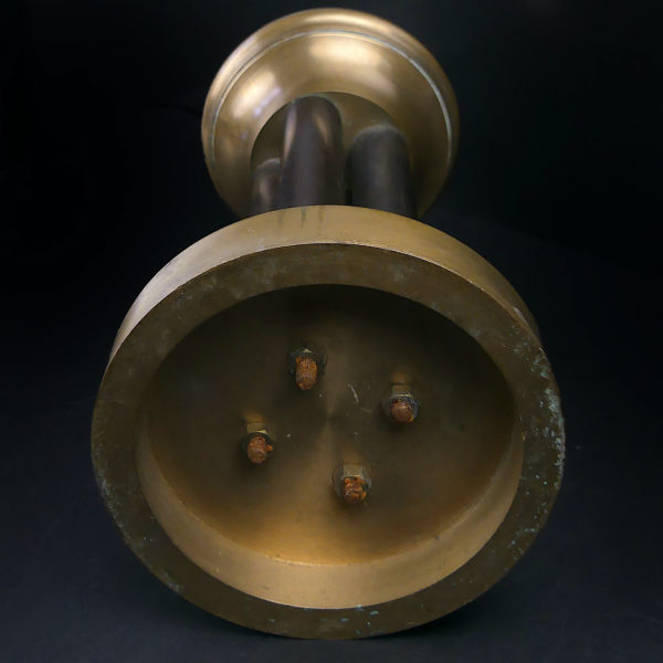 Pique-cierge Art déco en bronze massif et Bakélite (dessous)