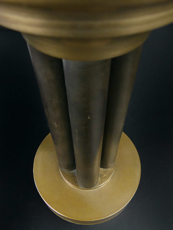 Pique-cierge Art déco en bronze massif et Bakélite (détail)