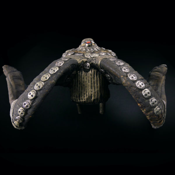 Kapala crâne de bouc tibétain ancien en os et métal argenté Tibet (dessus)