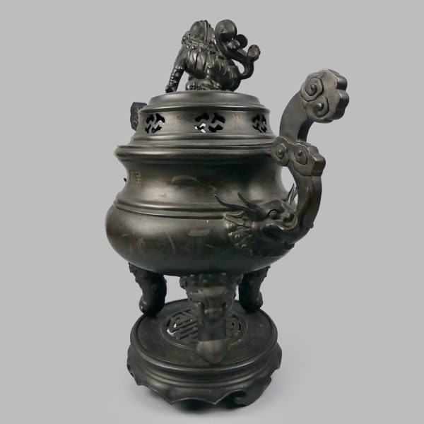 Grand brûle-parfum vietnamien tripode en bronze niellé argent et cuivre à chiens de Fô XIXe (3/4)