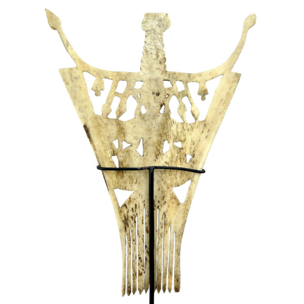 Peigne en os de bovin gravé à décor ajouré sur socle Timor (dos)