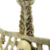 Peigne en os de bovin gravé à décor ajouré sur socle Timor (détail)