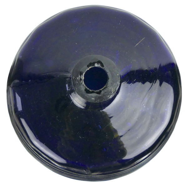 Tonnelet à parfum en verre soufflé épais bleu indigo XIXe Cannes France (dessus)