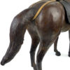 Grand cheval en cuir moulé Années 50 Figurine équestre de collection (détail)