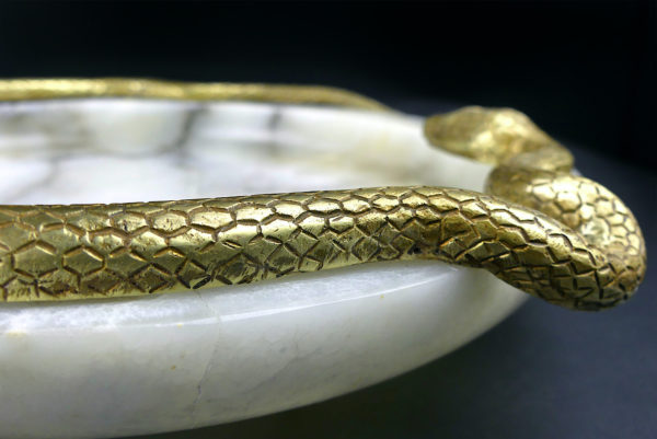 Coupelle serpent Stile Liberty en bronze et marbre Italie 1920 (détail)