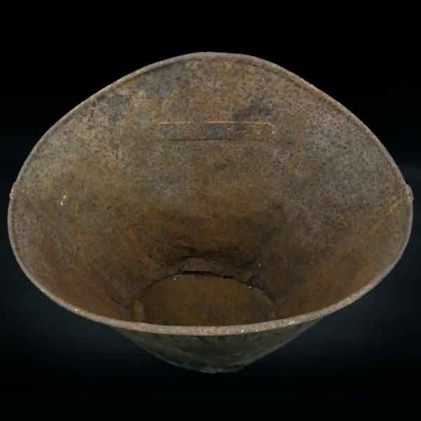 Hotte de vendange ancienne en tôle Début XXe Châteauneuf-du-Pape (dessus)