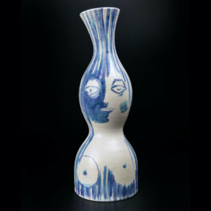 Rare vase anthropomorphe signé La Dame en Bleu des frères Cloutier (face)