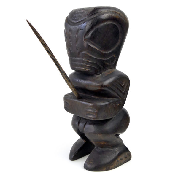 Tiki maohi à la lance en bois sombre massif Polynésie (3/4)