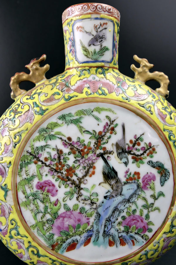 Vase rond aux dragons en porcelaine de Chine Dynastie Qing (détail)