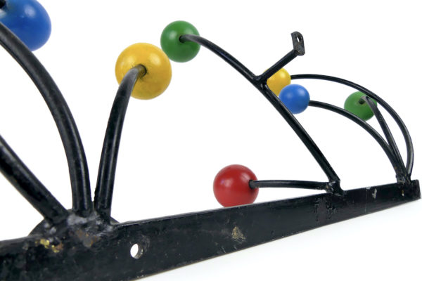 Patère vintage Roger Feraud porte-manteaux mural années 50 (détail)