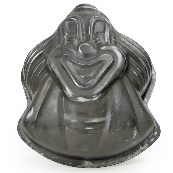 Moule à chocolat Clown en fer-blanc France Mi-XXe (dessous)