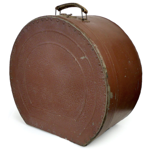 Casque colonial plat ancien salacot léger blanc et vert dans sa boîte à chapeau (3/4)