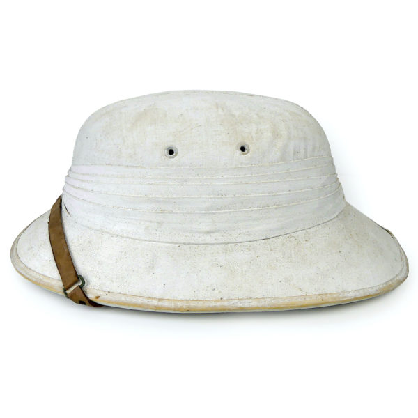 Casque colonial plat ancien salacot léger blanc et vert dans sa boîte à chapeau (profil)