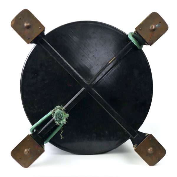 Hokai japonais fin Edo en bambou bois laqué noir et métal doré (dessous)