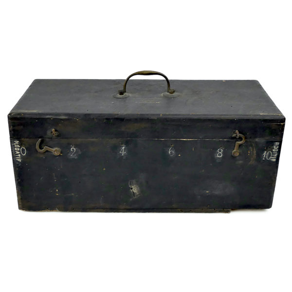 Batterie portative Trouvé ancienne rare Paris France Fin XIXe (face)