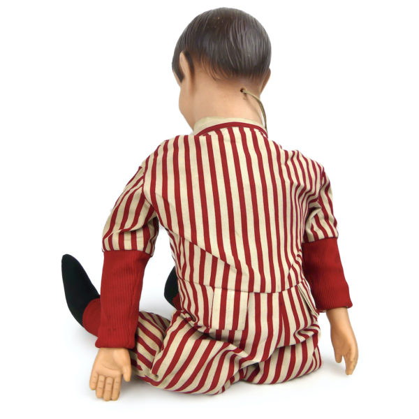 Poupée Danny O’Day marionnette de ventriloque en combinaison de baseball (3/4 dos)