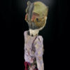 Marionnette javanaise Wayang ancienne jeune prince sur socle (détail)