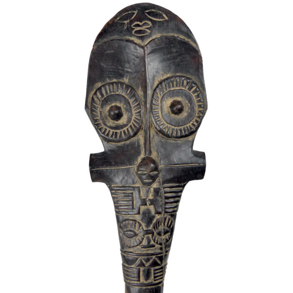 Casse-tête U’u marquisien bâton de chef ancien en bois sculpté (détail)