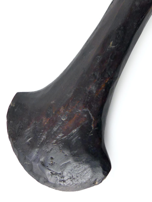 Casse-tête U’u marquisien bâton de chef ancien en bois sculpté (détail)