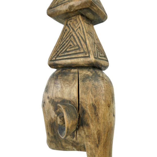 Grande statue Yene d’ancêtre en bois de l’île Florès Timor (détail)