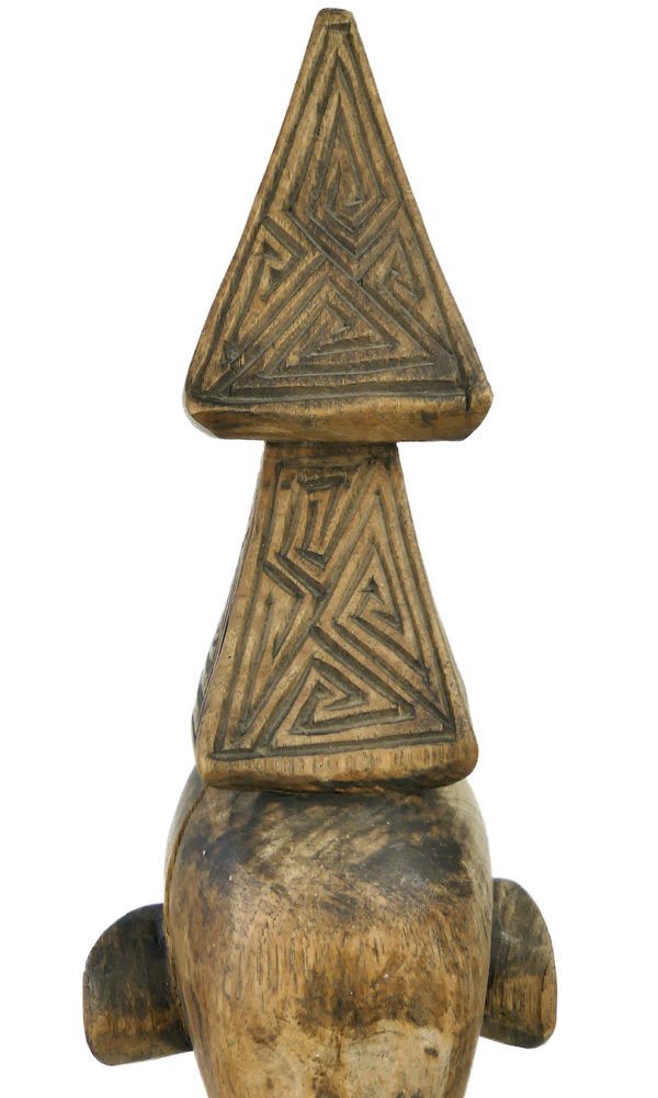 Grande statue Yene d’ancêtre en bois de l’île Florès Timor (détail)