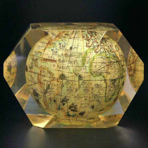 Inclusion globe antique Pierre Giraudon Années 70 Presse-papiers Design (3/4)