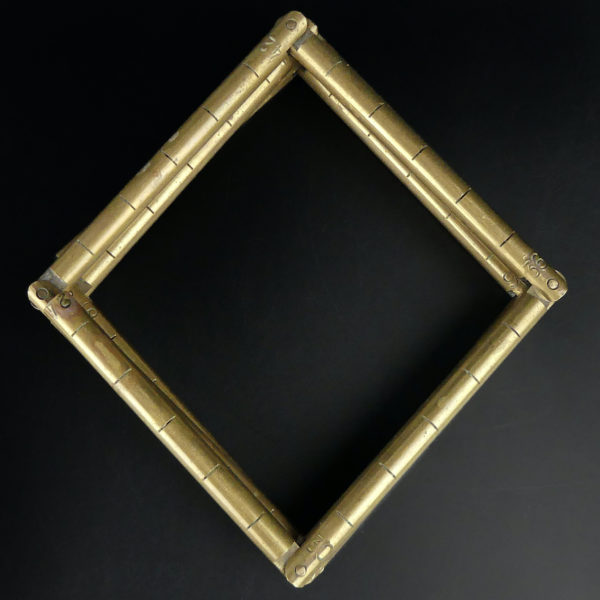 Pige ancienne pliable en laiton massif anglaise graduée en pouces (dessus)