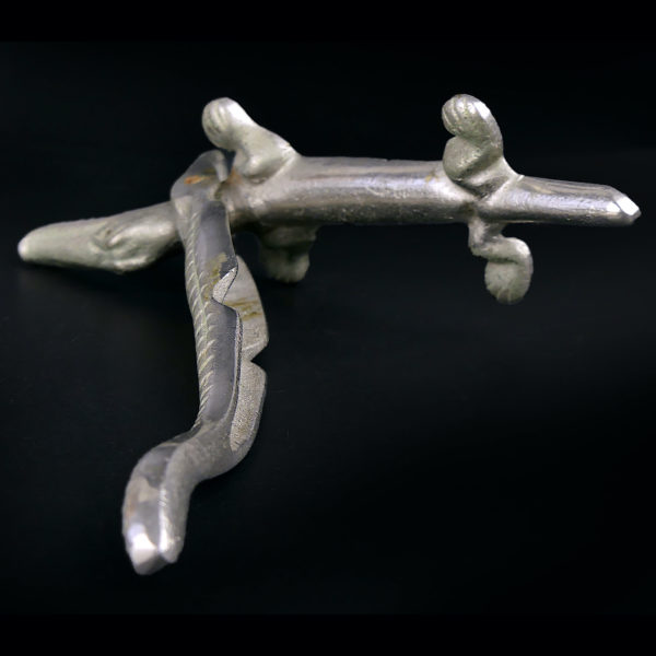 Casse-noix Crocodile casse-noisette ancien en fonte d'aluminium (dessus 3/4)