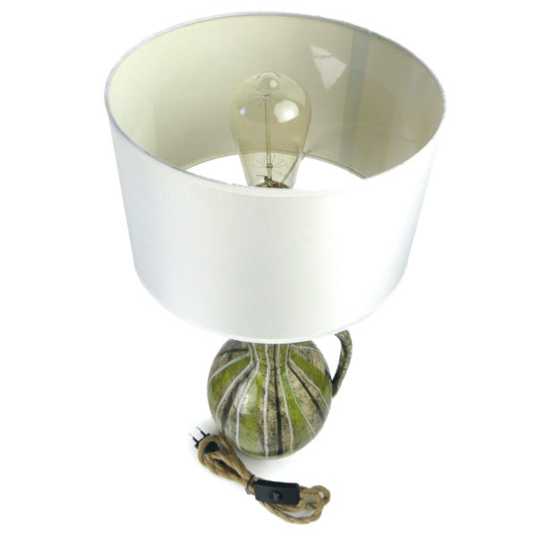 Grande lampe de table en céramique à rayures des années 50 (dessus)
