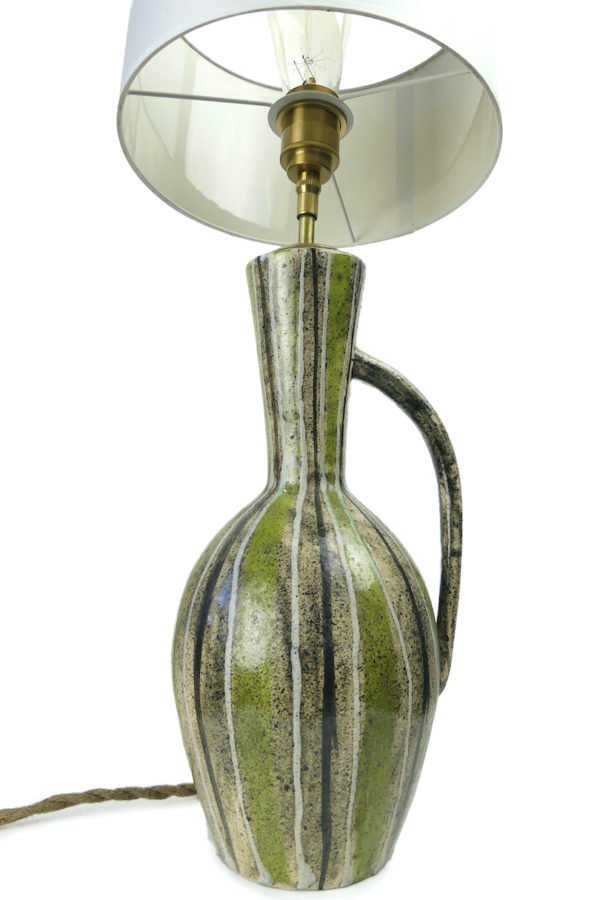 Grande lampe de table en céramique à rayures des années 50 (détail)