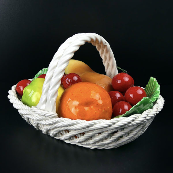 Petit panier à fruits en barbotine multicolore des années 60 (3/4)