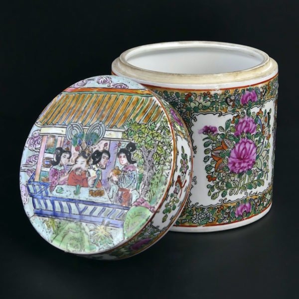 Pot en porcelaine de Chine émaux de Canton Dynastie Qing XIXe (ouvert)
