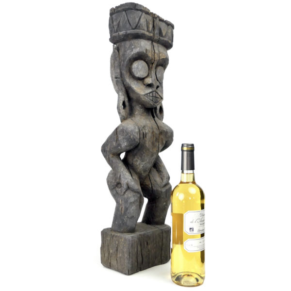Grande statue Modang Kalimantan Dayak en bois de fer de Bornéo (proportion)