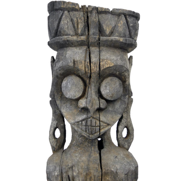 Grande statue Modang Kalimantan Dayak en bois de fer de Bornéo (détail)