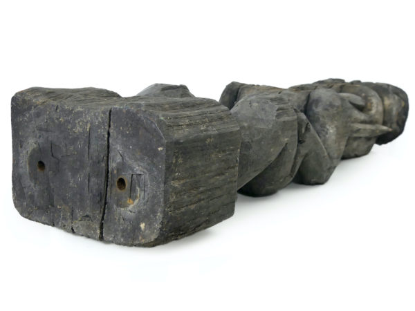 Grande statue Modang Kalimantan Dayak en bois de fer de Bornéo (dessous 3/4)