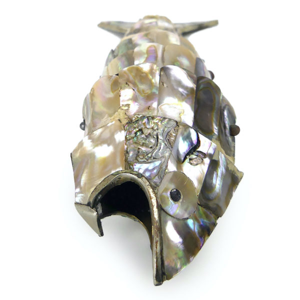 Décapsuleur poisson articulé nacre d’ormeau et argent Mexique Mi-XXe (face)