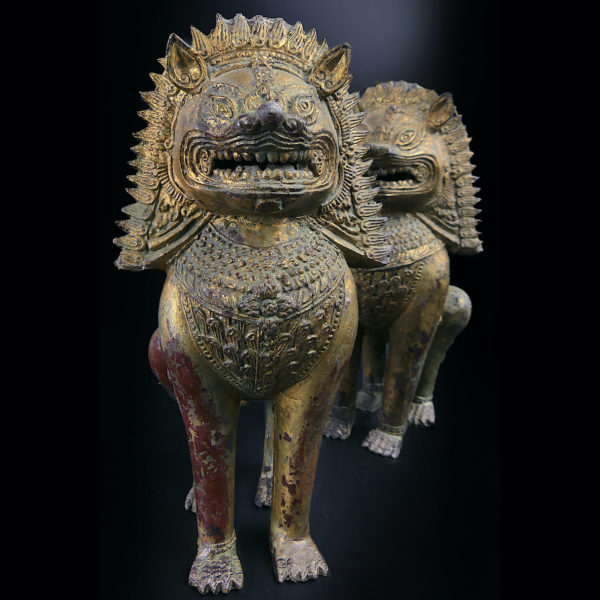 Paire de lions Singha en bronze gardiens de temple Chiens de fô Thaïlande (face)