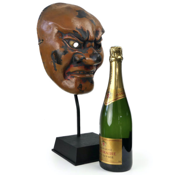 Grand masque Kitoku Bugaku sur socle Japon Shōwa (proportion)