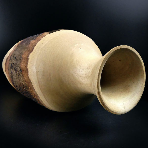 Long vase bombé en manguier naturel avec écorce en ceinture (dessus 3/4)